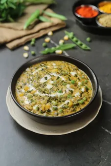 Methi Matar Makai