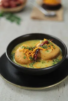 Kadhi Vada