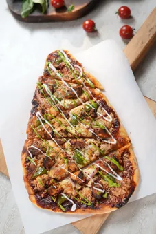 Tandoori Chicken Naanza