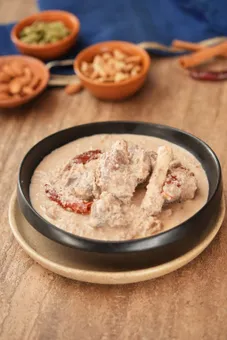 Safed Maas