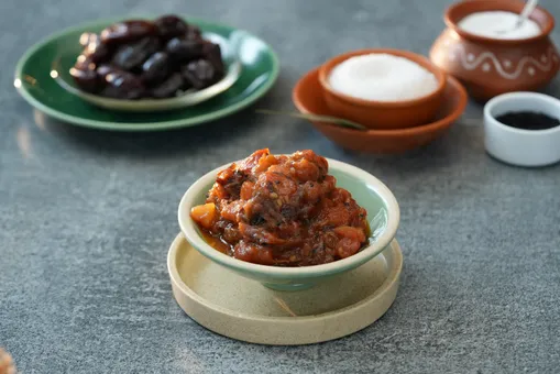 Khajur Tamatar Chutney