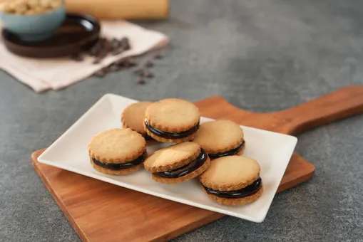 Hazelnut Shortbread Sandwich