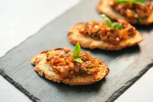 Tinda Crostini