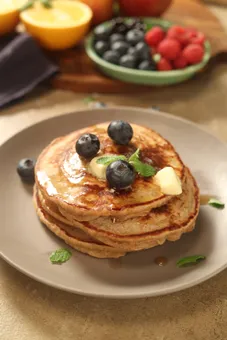 Quick Granola Pancakes