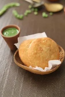 Aloo Matar Kachori