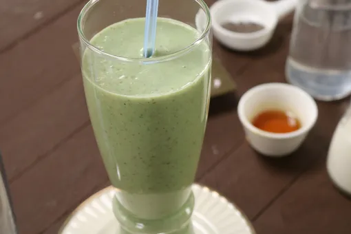 Pineapple Chia Smoothie