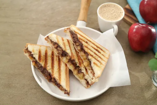 Chocolate And Apple Sandwich