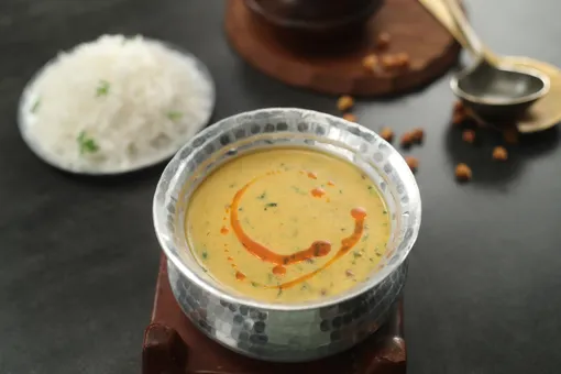 Kale Chane ki Kadhi