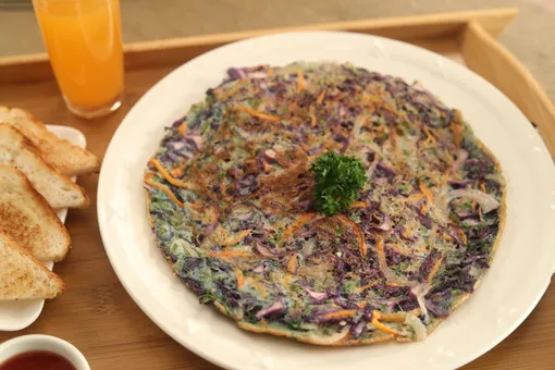 Purple Cabbage Omelette