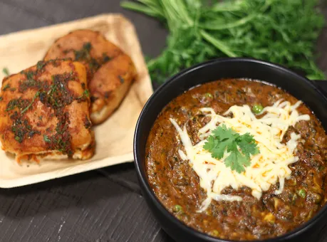 Cheesy Pav Bhaji