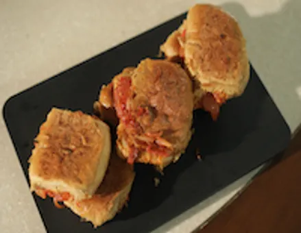 Pyaaz aur Tamatar ke Buns     
