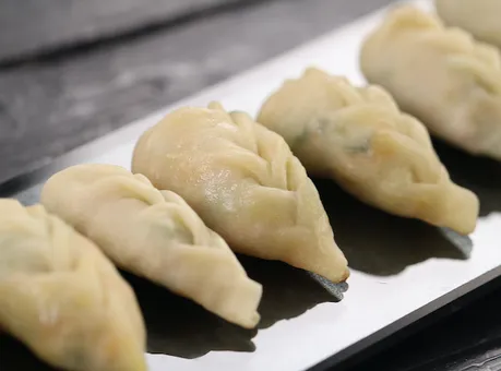 Pan Fried Vegetable Momos