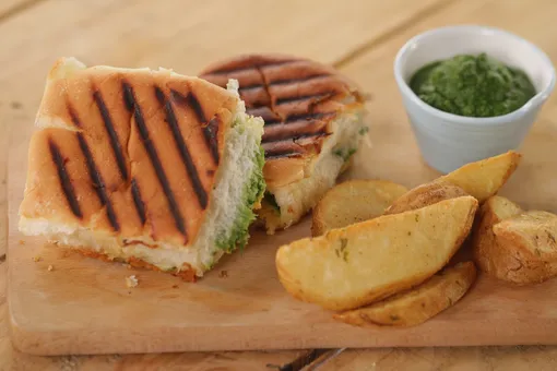 Chutney Cheese Sandwich  