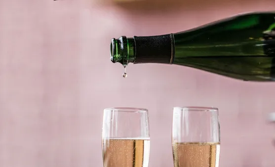 UK introduces pint-sized wine bottles