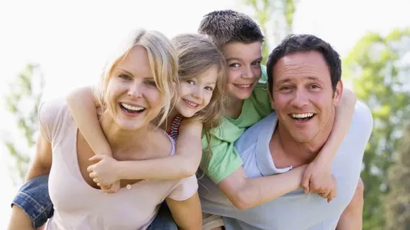 Spend Time With Family: परिवार के साथ समय बिताने से होते हैं अनेकों फायदे