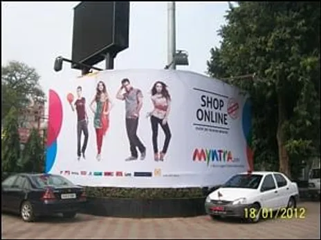 Online shopping takes outdoor route