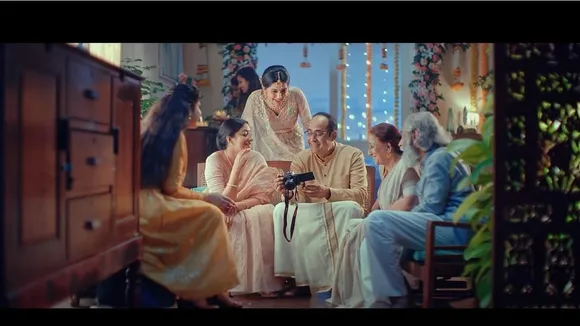 "One can click pictures on the mobile phone, but for photography, we still need professional cameras": Canon's C Sukumaran