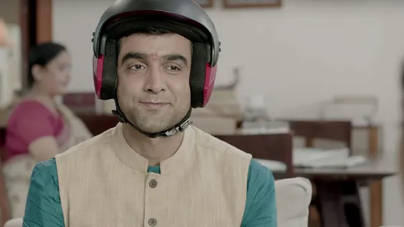 Celebrate this Raksha Bandhan with a #HeadWaaliRakhi