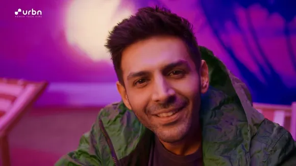 Kartik Aaryan ups his monologue game in Urbn's #JuiceUpUrbnUp campaign