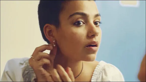 What's the last thing on the mind of a working woman? Ask Tanishq's Mia...
