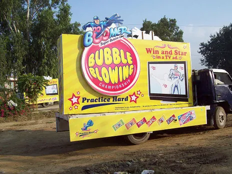 Bubble blowing championship