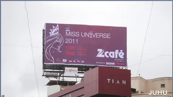 Zee Cae- Miss Universe
