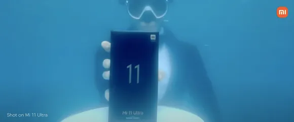 To prove a point about being waterproof, this Mi 11 Ultra phone gets unboxed underwater 
