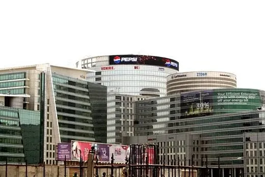 Pepsi Advertise on the India's biggest LED ad format.