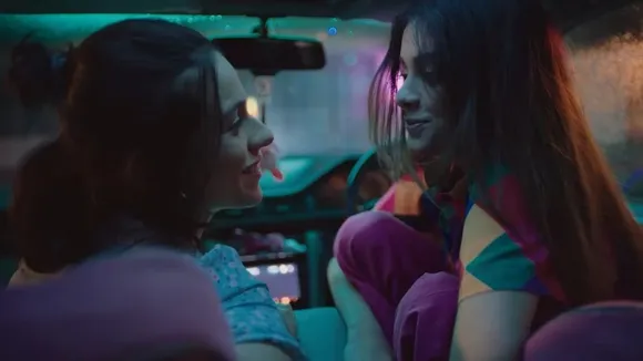 Indifferent to societal constructs and set to a classic ‘90s tune, Tinder’s new ad highlights ‘situationships’ and asks if you're up for a swipe