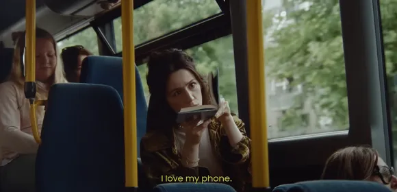 Samsung flips out another attack on Apple with its latest phone ad