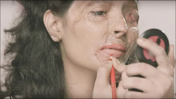 Reshma makes a bold statement with red lipstick