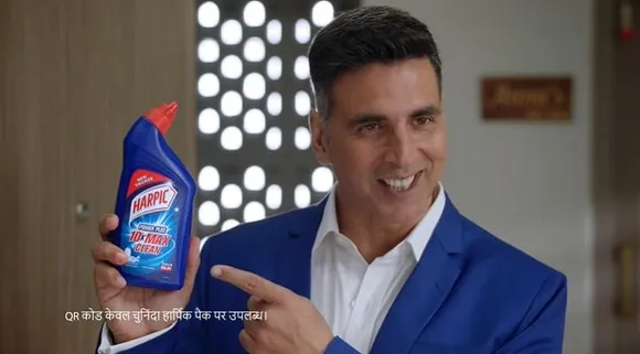 Akshay Kumar introduces a new “aur bhi gaadha” Harpic with a QR code on the pack