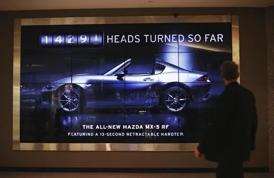 The Head Turning Billboard,2