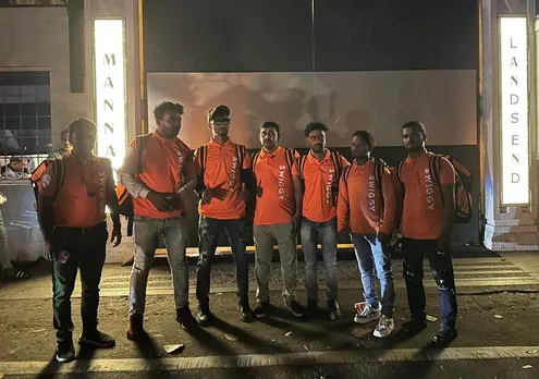 Swiggy delivers food at SRK's Mannat after a funny banter 