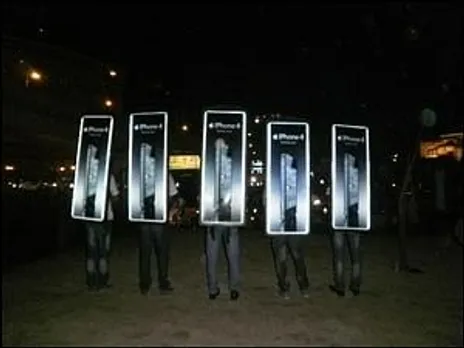 Look who's walking: Aircel uses look-walkers to promote iPhone 4