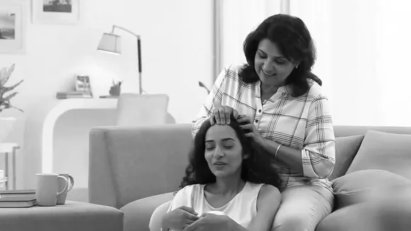 "Apni Jadoon se rishta banao", says Dabur Amla in a new ad campaign