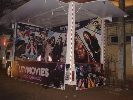 Jeeyo Bollywood, Van Branding