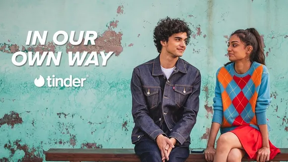 Aaja milke, haske, khulke jeete hain hum: Tinder