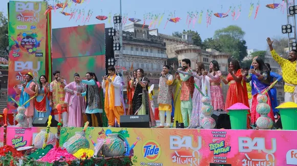 B4U Bhojpuri presents Holi event with Bhojpuri stars at Varanasi Ghat