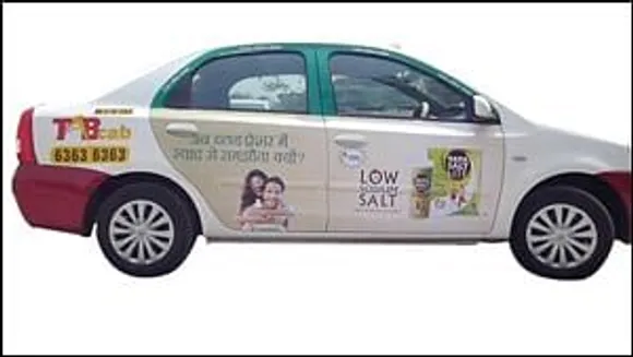 Tabcab offers live content, ads on 3G-networked tablets in cabs