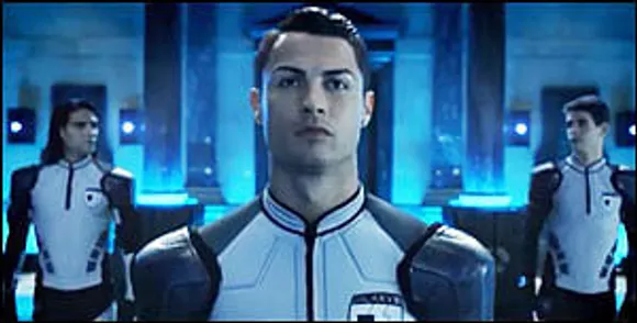 Viral Now: Samsung's football showdown with aliens