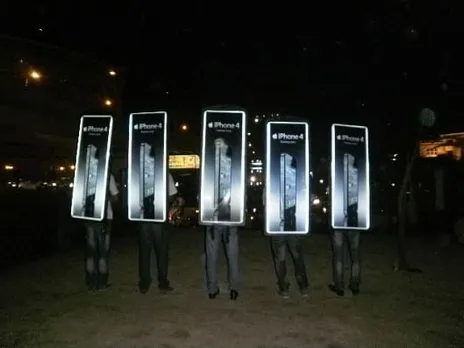 Aircel-Iphone 4  look walkers