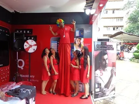 Stilt walker