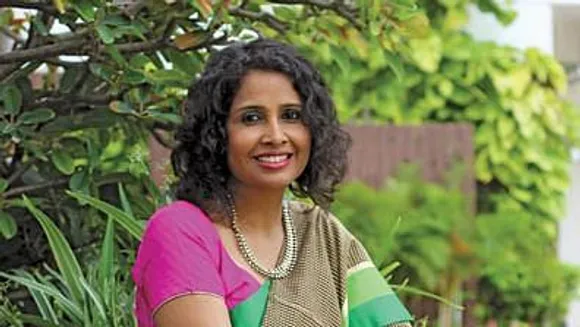 "Bank employees work really hard to help the country stay open": Asha Kharga, Axis Bank