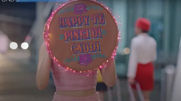 Pond’s India celebrates festive cheer with latest campaign- “Chothe Meethe Pal Ka Glow” 