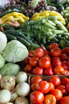 Who will win the grocery race: specialists, general e-commerce or retailers?