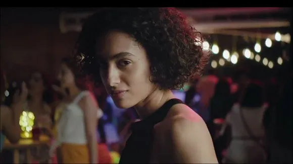 afaqs! Creative Showcase: Fastrack references Tinder in this spot