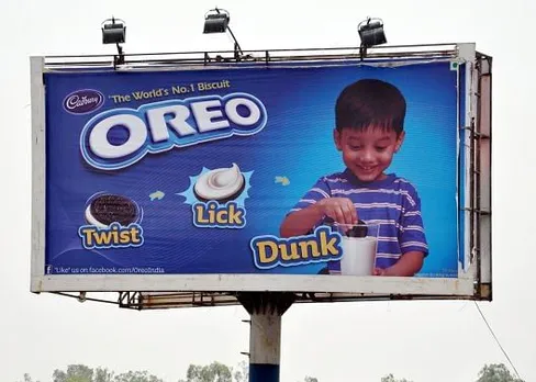 Twist lick dunk