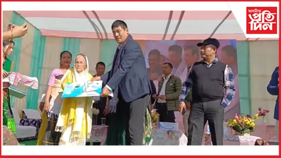 চিচিবৰগাঁও বিধানসভা সমষ্টিৰ ১৩,৪৫৫ গৰাকী হিতাধিকাৰীক ৰেচন কাৰ্ড বিতৰণ
