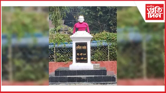 শীতৰ মাজতে লোকপ্ৰিয় গোপীনাথ বৰদলৈৰ প্ৰতিমূৰ্তিত পিন্ধালে চুৱেটাৰ...